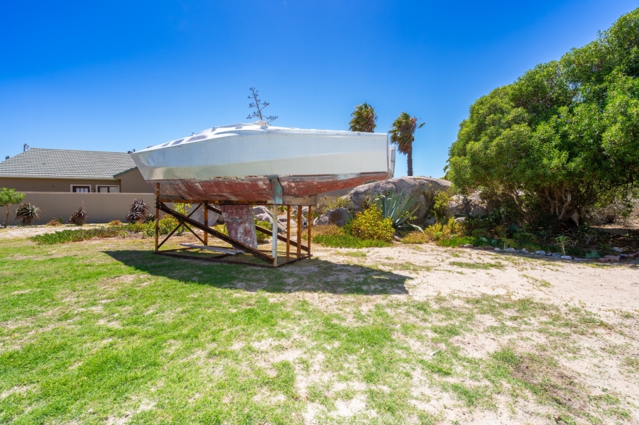 4 Bedroom Property for Sale in Middedorp Western Cape